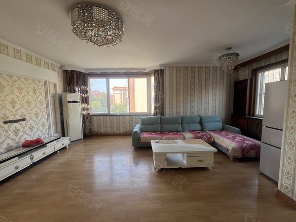 青岛平度市政府世纪花园(平度)房子精装修二楼套二带储藏室,家具家电