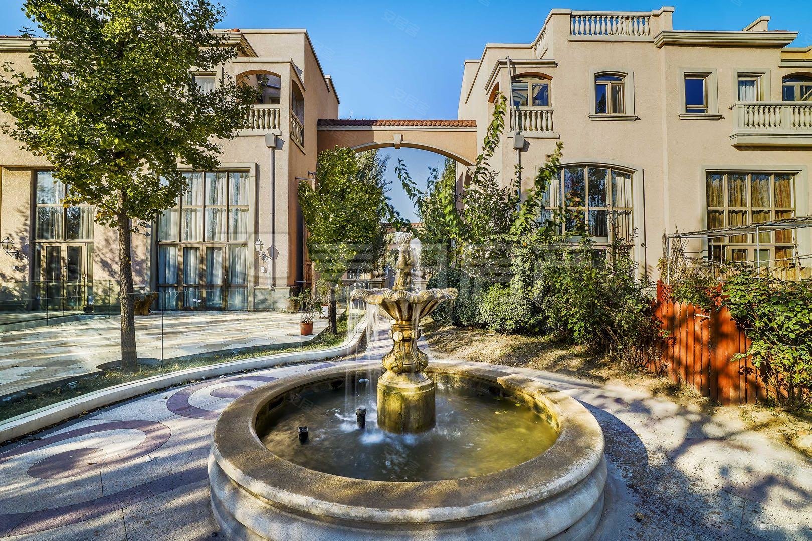 誉天下二期独栋别墅 东入住 花园二百平 南北通透 可装电梯