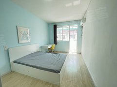 上海徐汇徐家汇宜山路地铁口 凯旋路2120弄整租一房 朝南带阳台 随时入住出租房源真实图片