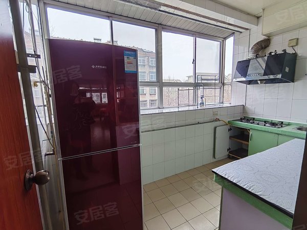 淄博张店理工大学凯瑞贤园凯瑞贤园 四楼三室包暖气费 家具家电齐全 拎包入住停车方便出租房源真实图片