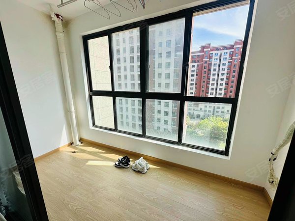 上海松江泗泾泗泾新苑(西区)9号线泗泾站 地铁口800米 泗泾新苑 朝南