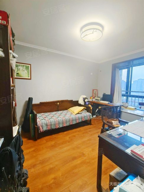 春晓馨苑 小高层 3居 精装南北通透 有证能按揭