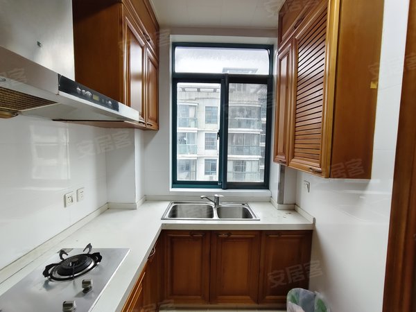 上海松江松江新城檀香花苑(公寓住宅)景观双南房,家具齐全,商圈中心