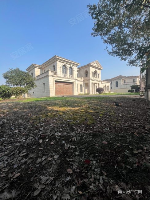 东钱湖卡纳湖谷大独栋别墅花园1000多平地面两层地下两层