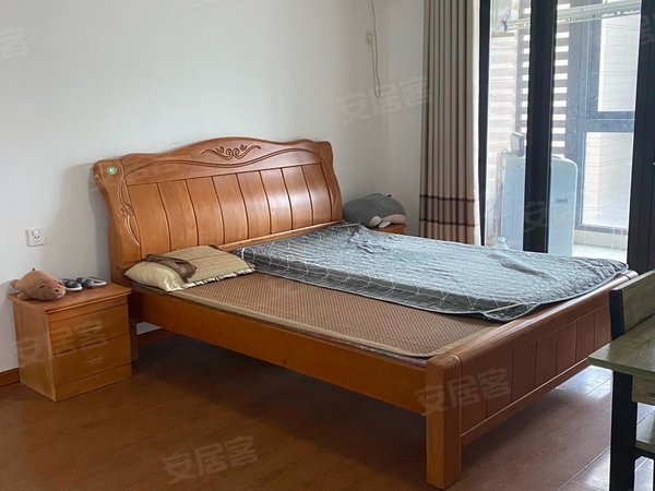 杭州萧山瓜沥七彩小镇七彩小镇 4室2厅2卫 电梯房 南北通透 配套齐全