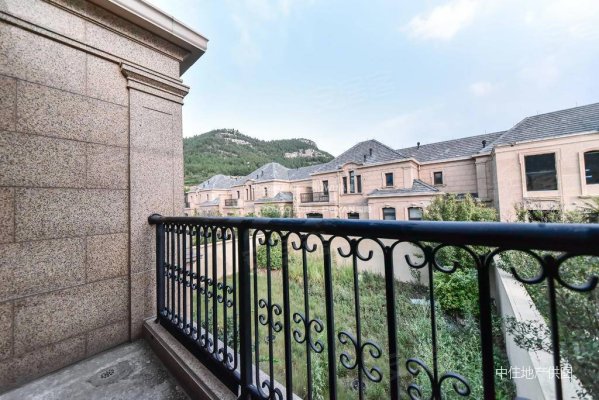 海尔绿城全运村玺园5室3厅4卫355㎡南北2900万