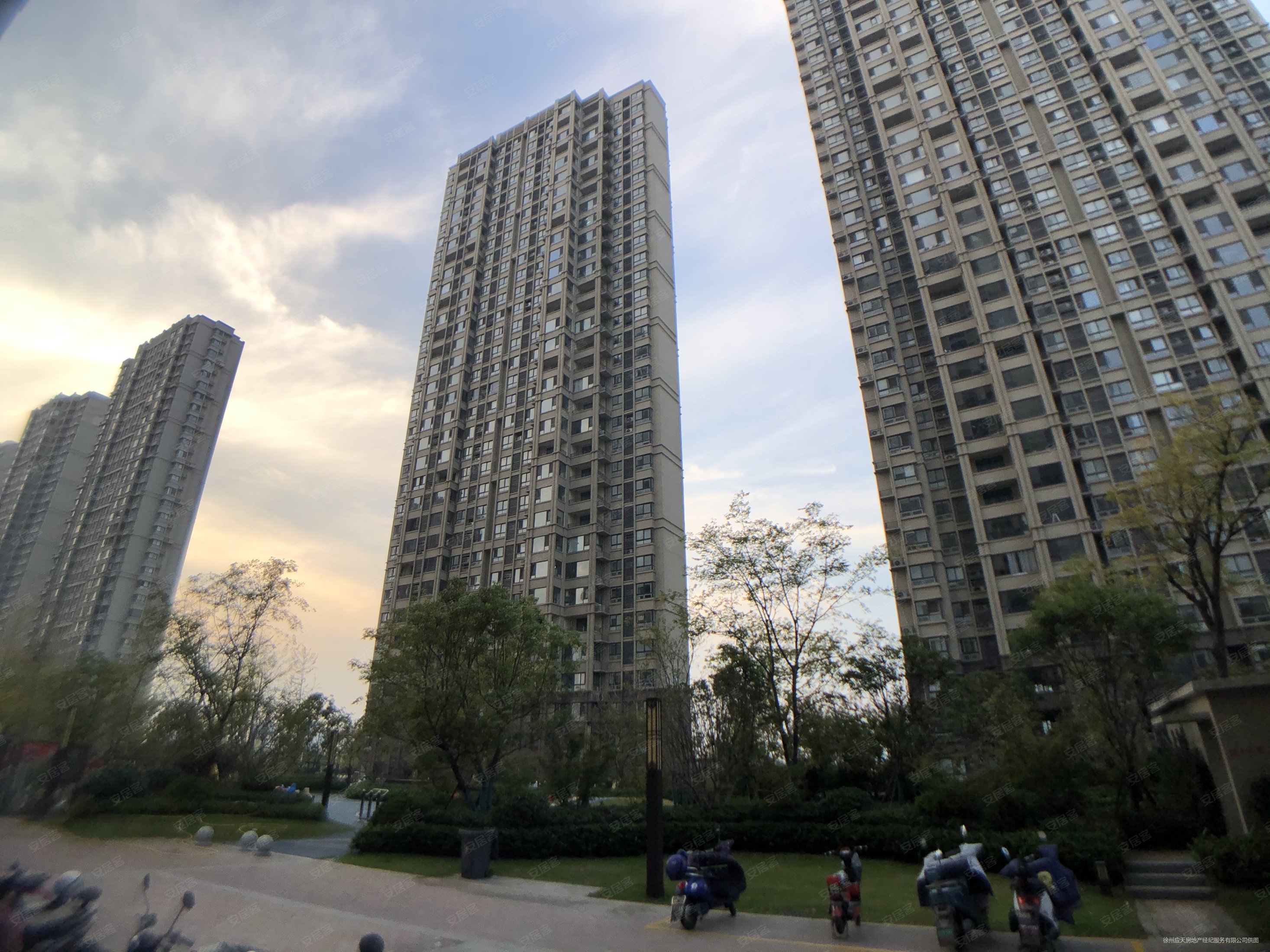 新上,美的乐城3期精装修,好楼层,视野好,未住过