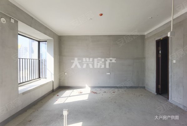 建发央誉4室2厅2卫133.8㎡南北258.9万