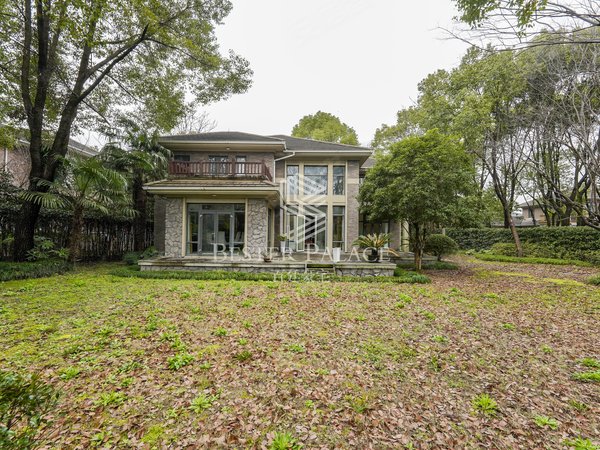 上海浦东康桥万科提香别墅小业主出国托管,自住出租 可长租 家具佩奇