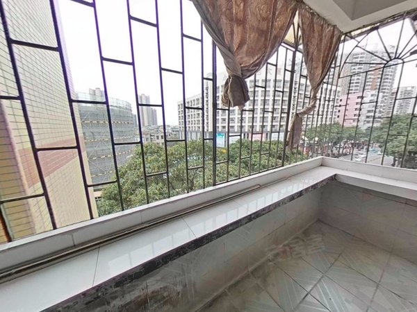 广州荔湾芳村合兴苑芳村地铁  合兴苑小区 电梯两房一厅 租2700出租