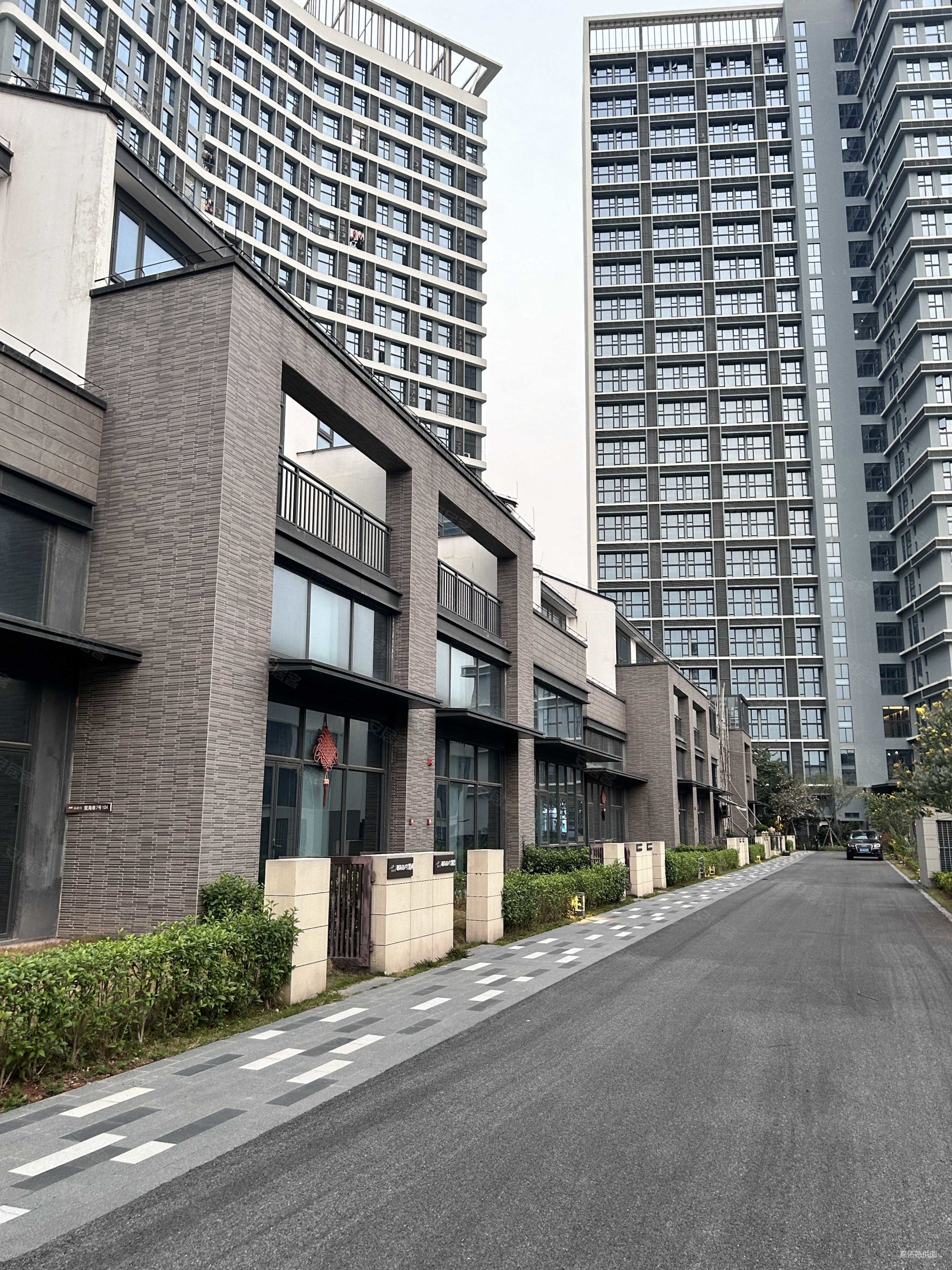 海景别墅多重改造空间送车位