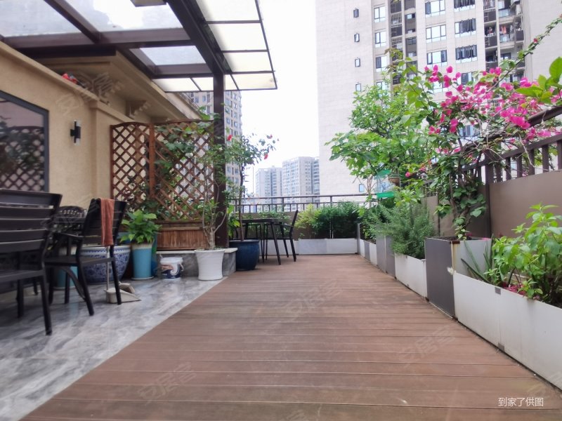 北滨路 精装洋房顶跃 带露台 南北通透带地暖 紧邻观音桥轻轨