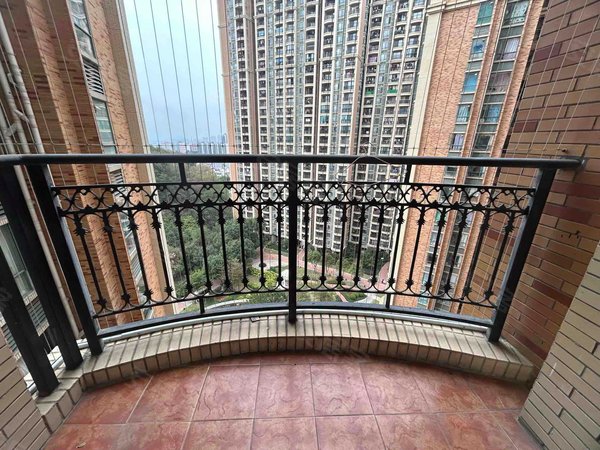 广州从化街口中心区莱茵水岸莱茵水岸 3室2厅2卫 2200.