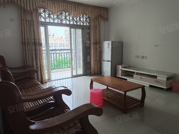 【多图】阳光名邸,东盟租房,阳光名邸三房两厅900元 有家具家电 拎包