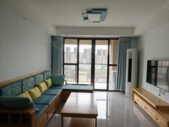 桂林临桂一院两馆一院两管旁中央城三房两厅两卫三台空调家电齐全,拎包入住出租房源真实图片