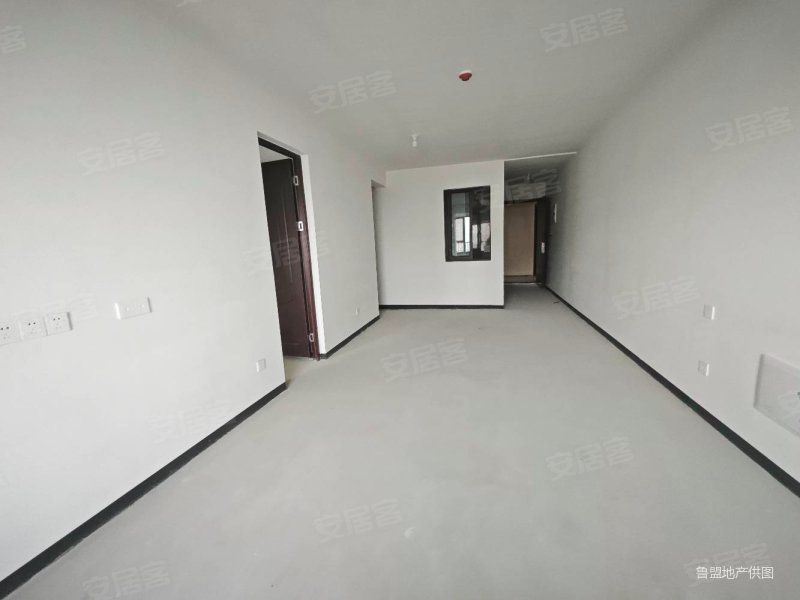 鲁商万科城臻园3室2厅1卫109㎡南68万