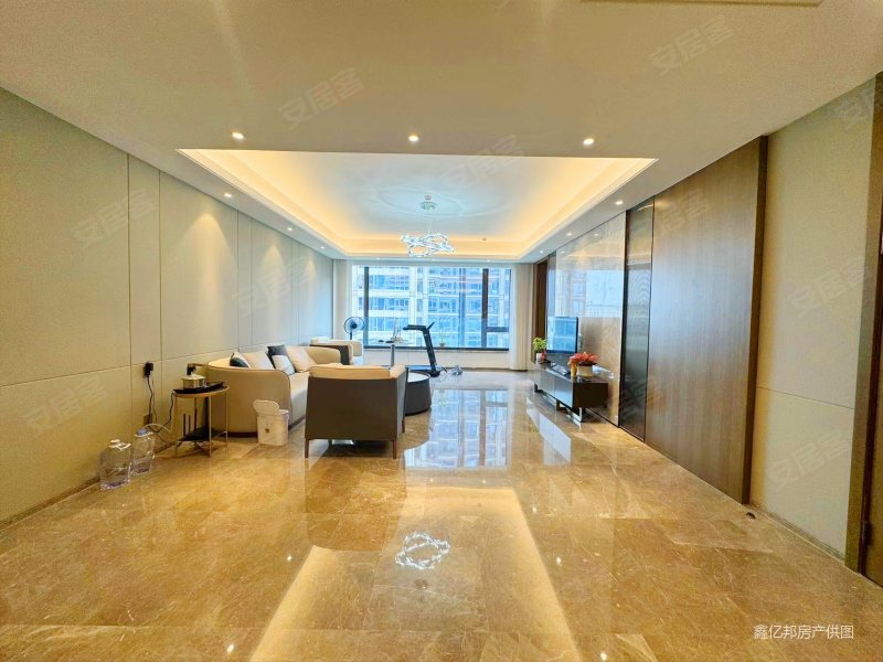 中骏天宸 豪装5房4卫 前后看中庭 一梯一户 带车位两个