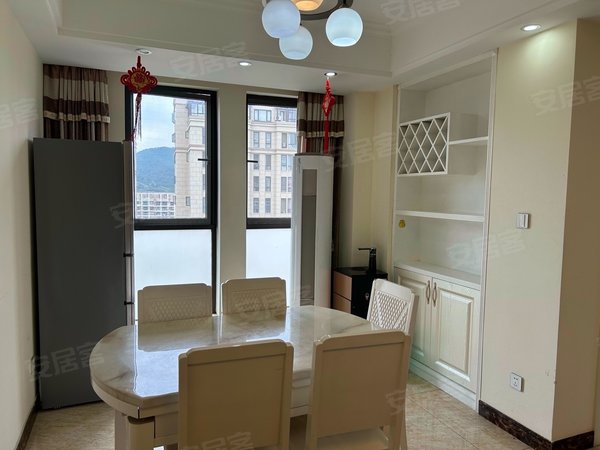 杭州临安临安城区万马伊顿庄园(公寓住宅)玫瑰郡自住装修干湿分离包