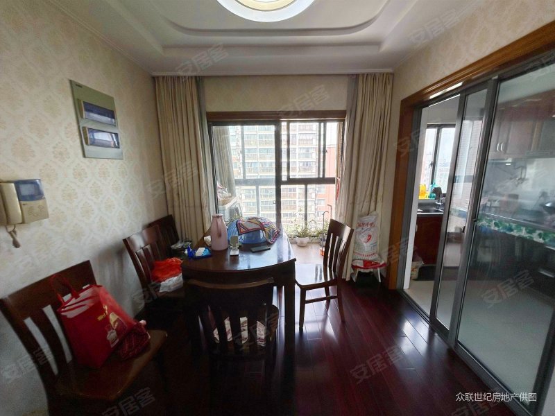 急售好房 业主置换 诚心出售此房 精装三房 自住保养好,四季花园(常熟