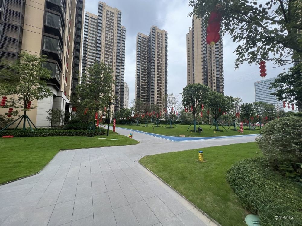 香市路新小区 万科金域东方刚需3房 仅卖220万  高楼层