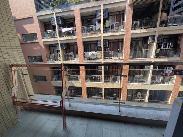 深圳龙岗横岗横岗华侨新村横岗地铁 精装大单间带阳台 家具齐全拎包