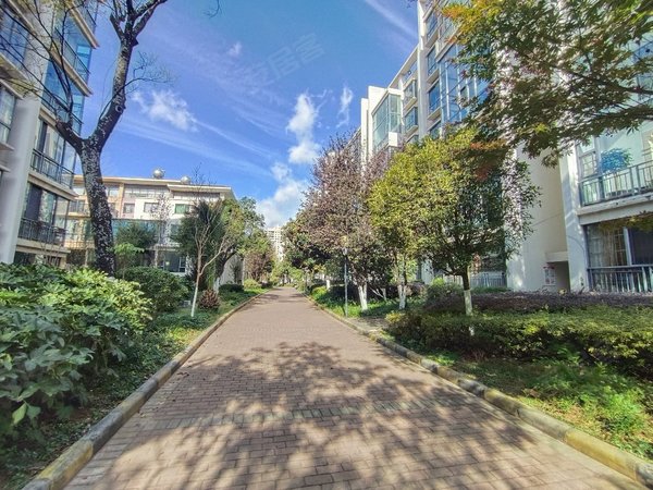 曲靖麒麟万达广场翠湖湾翠湖湾精装二室1199元月出租  家具家电齐全