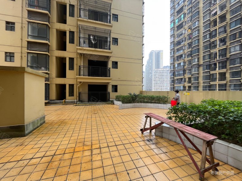 西城大学府享露台两房