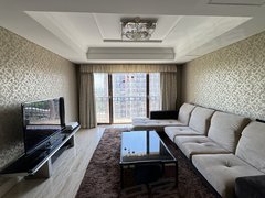 北京朝阳亚运村想要豪华装修的客户看过来 荣尊堡豪装两房双卫 现代简约风格出租房源真实图片