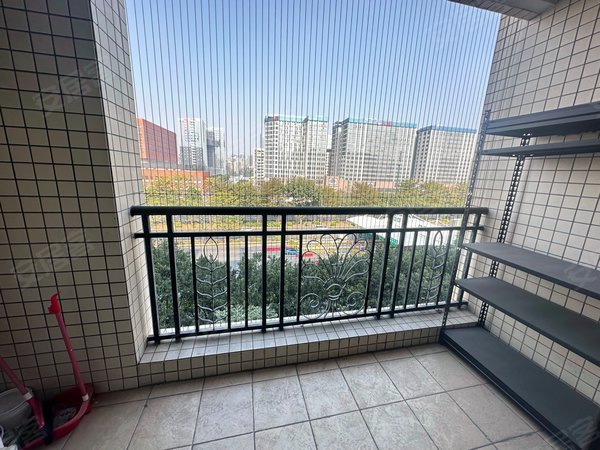 广州白云黄边金碧雅苑金碧雅苑 2室2厅1卫 电梯房 配套齐全 南北通透