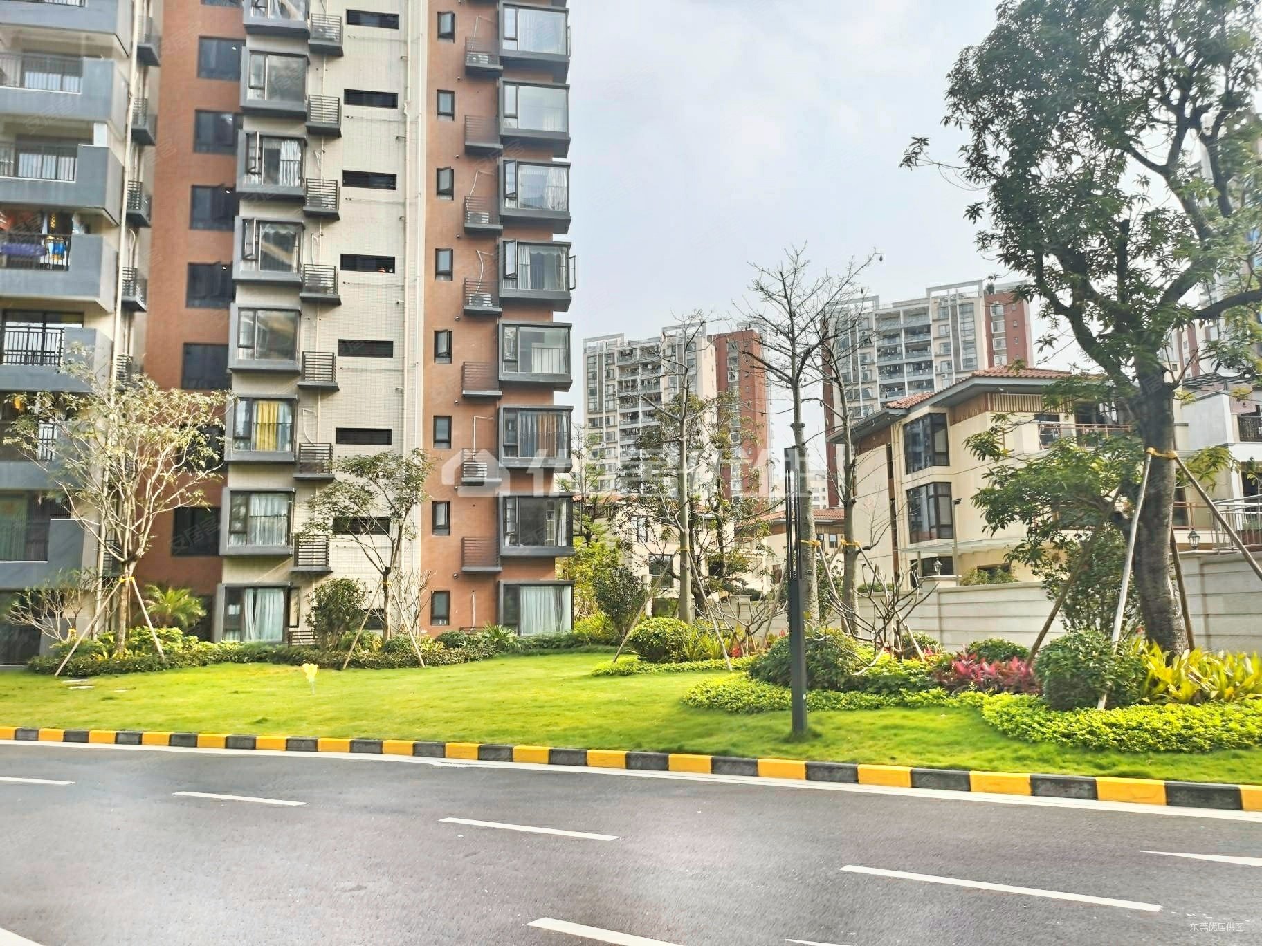 万科幸福城交通便捷带车位小三居近地铁商业配套成熟