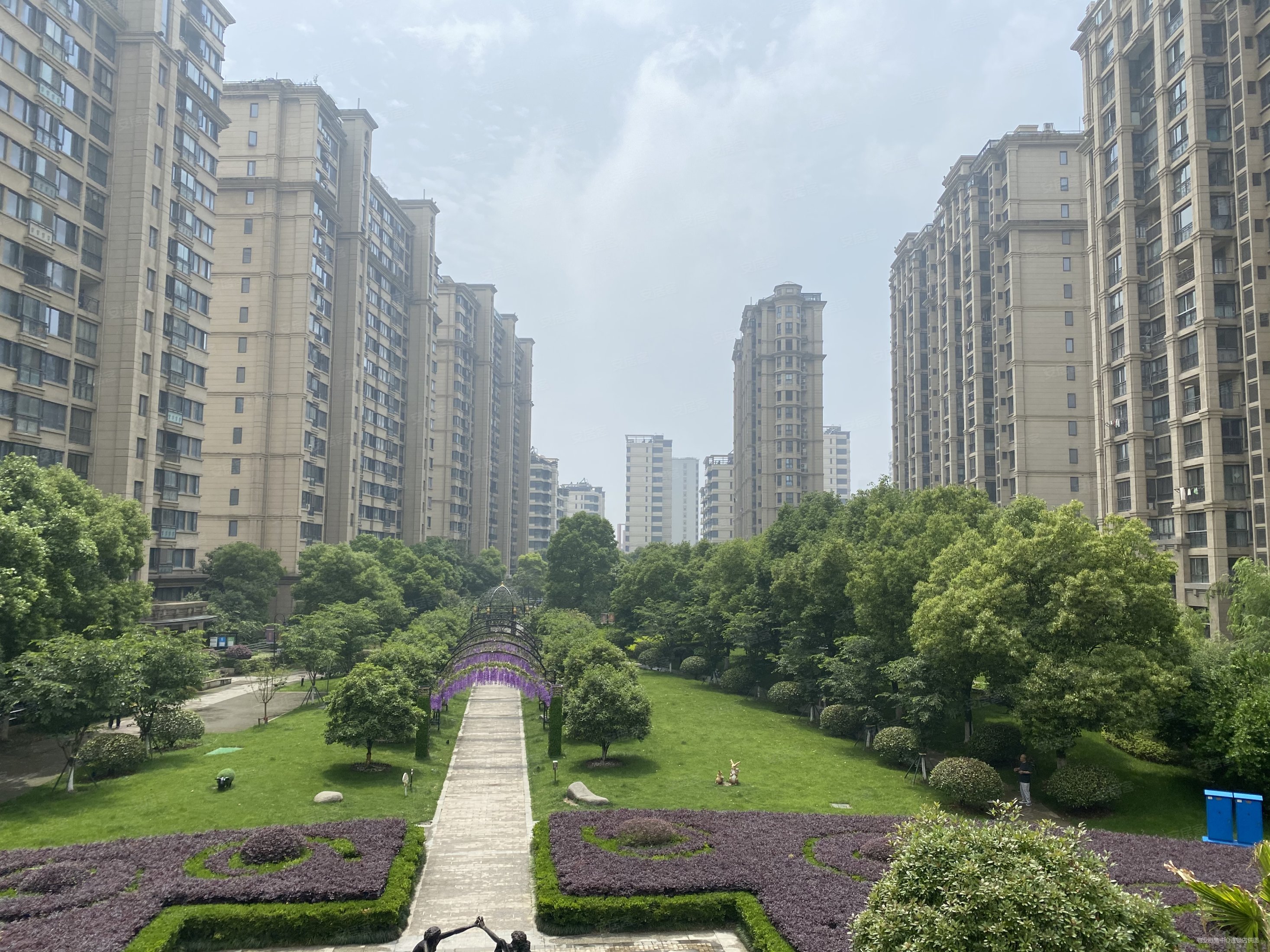 降价30万卖旁香缇华苑精装小户学未在的采光