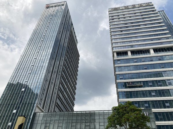 广州黄埔鱼珠鱼珠湾海丝创新中心5号线三溪精装一居公寓 可租半年 0中