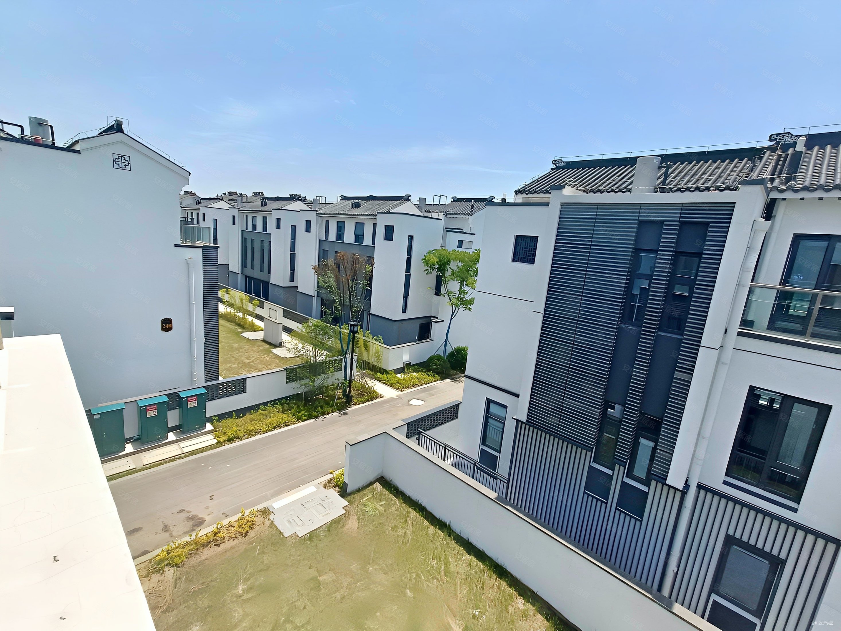 低于市场价200万,湖光山色别墅二手房,372万,5室2厅,4卫,265平米-苏州