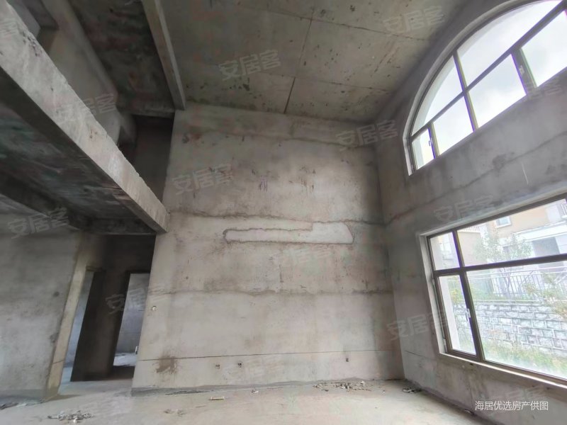 龙口佛光8号院独栋别墅166万350平,300坪花园,带车库