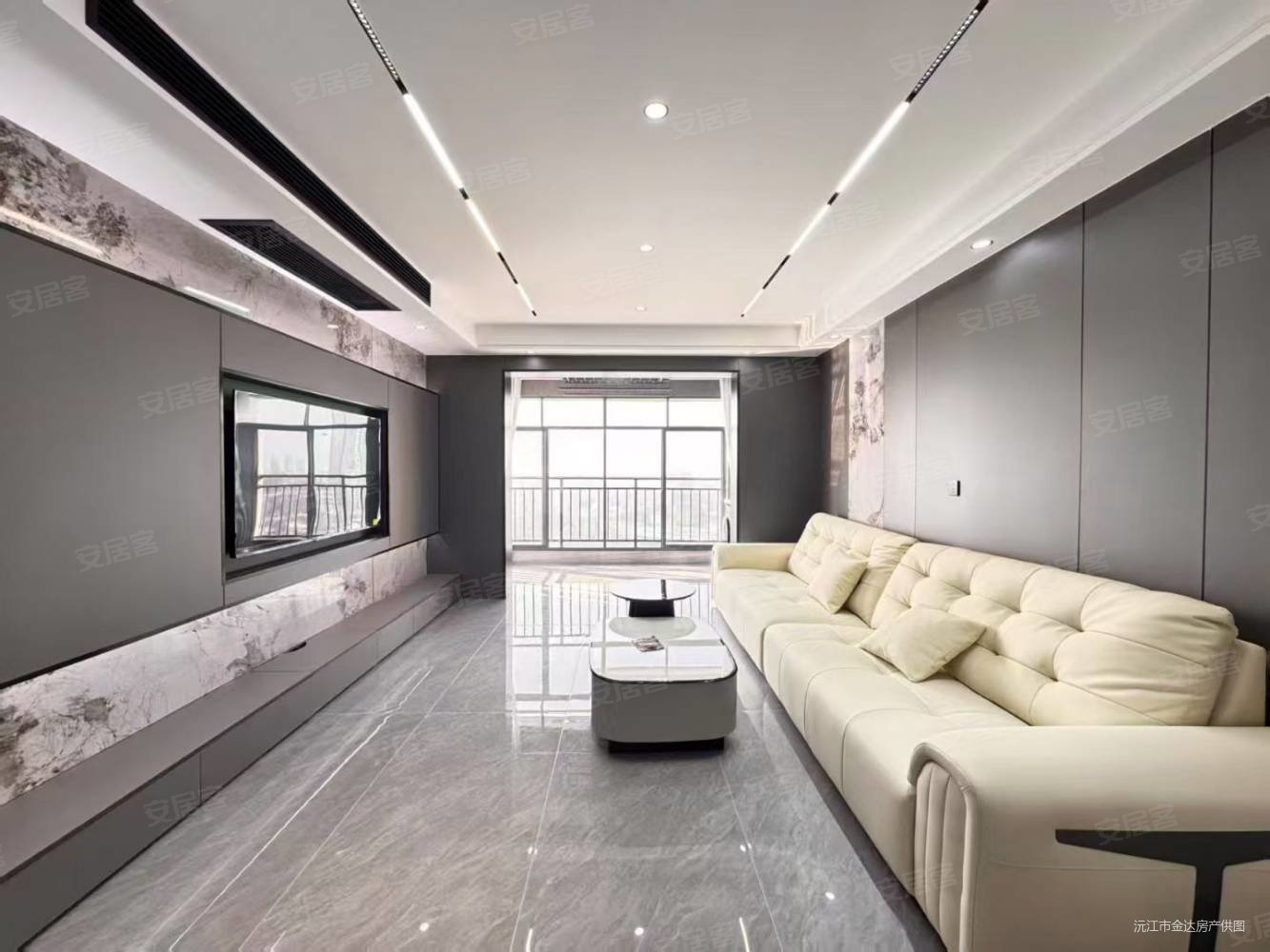 湖景新外滩3室2厅2卫115㎡南62.8万