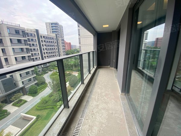 杭州上城笕桥金隅森临澜府近火车站,周边配套设施齐全,拎包入住!