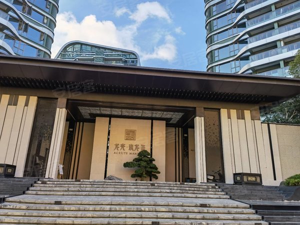 珠海横琴横琴口岸龙光玖龙玺横琴口岸上盖104平3房2卫,3个房间朝南