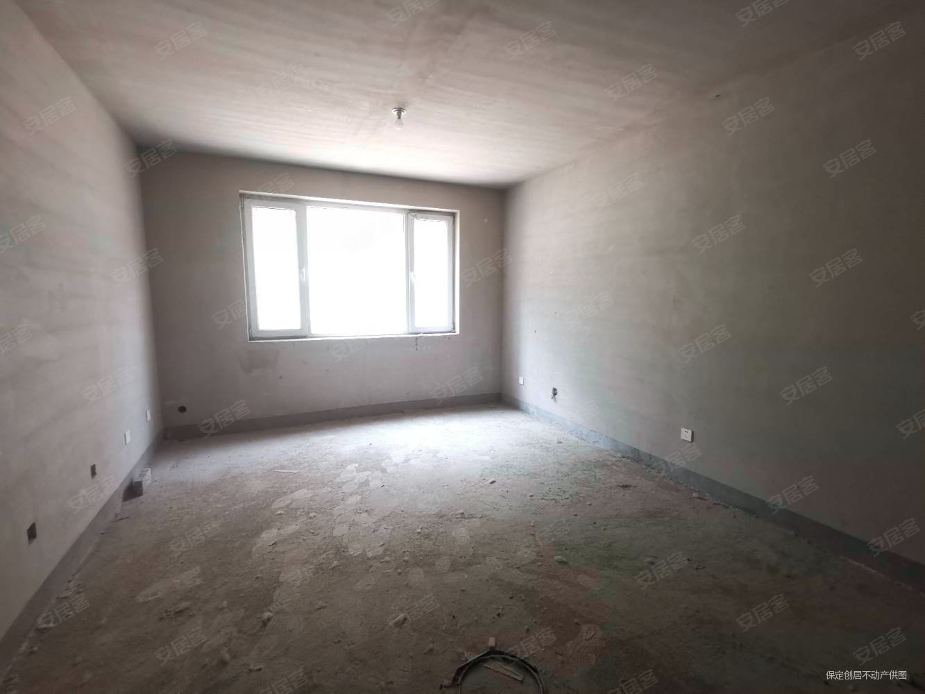 维多利亚上院2室2厅1卫84.39㎡南64万