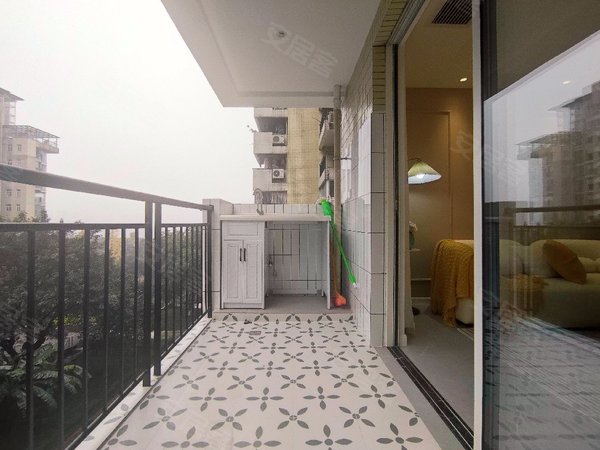 重庆南岸回龙湾美堤雅城(a区)奶油风 轻轨十号线 美堤雅城 精装三房