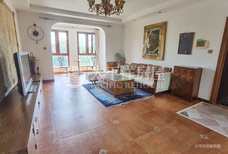 城市经典高迪 中间楼层 出行方便 精装修 近地铁 超低密度,城市经典高