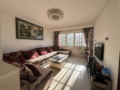 曲靖麒麟白石江公园火车站旁！ 精装两室租880元月 单元房二楼家具齐全出租房源真实图片