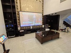 上海浦东周浦保利新出下叠别墅，大花园，精装全配，有车位！出租房源真实图片