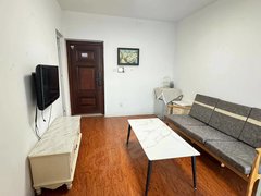 日照东港新市区市医院旁精装一室家电齐全家电齐全，拎包入住月租750随时看房出租房源真实图片