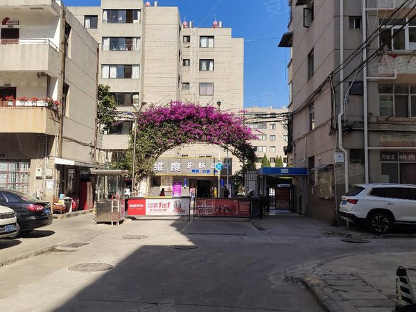 昆明官渡董家湾市级机关大树营生活小区南区大树营双地铁站旁边两室