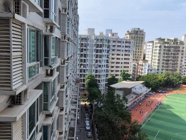 深圳龙华龙华鑫茂公寓小区两房,带潜龙上学资格,民水民电天然气,物业