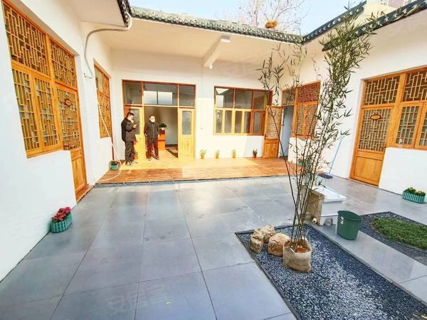 临沂兰山通达路三里庄花园小区实图 精装出租 网红四合院大院子 适合