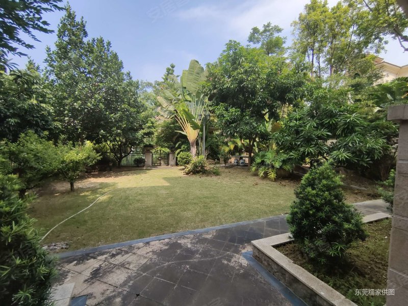 东莞房产网>东莞二手房>樟木头二手房>樟洋区二手房>绿茵温莎堡(别墅)