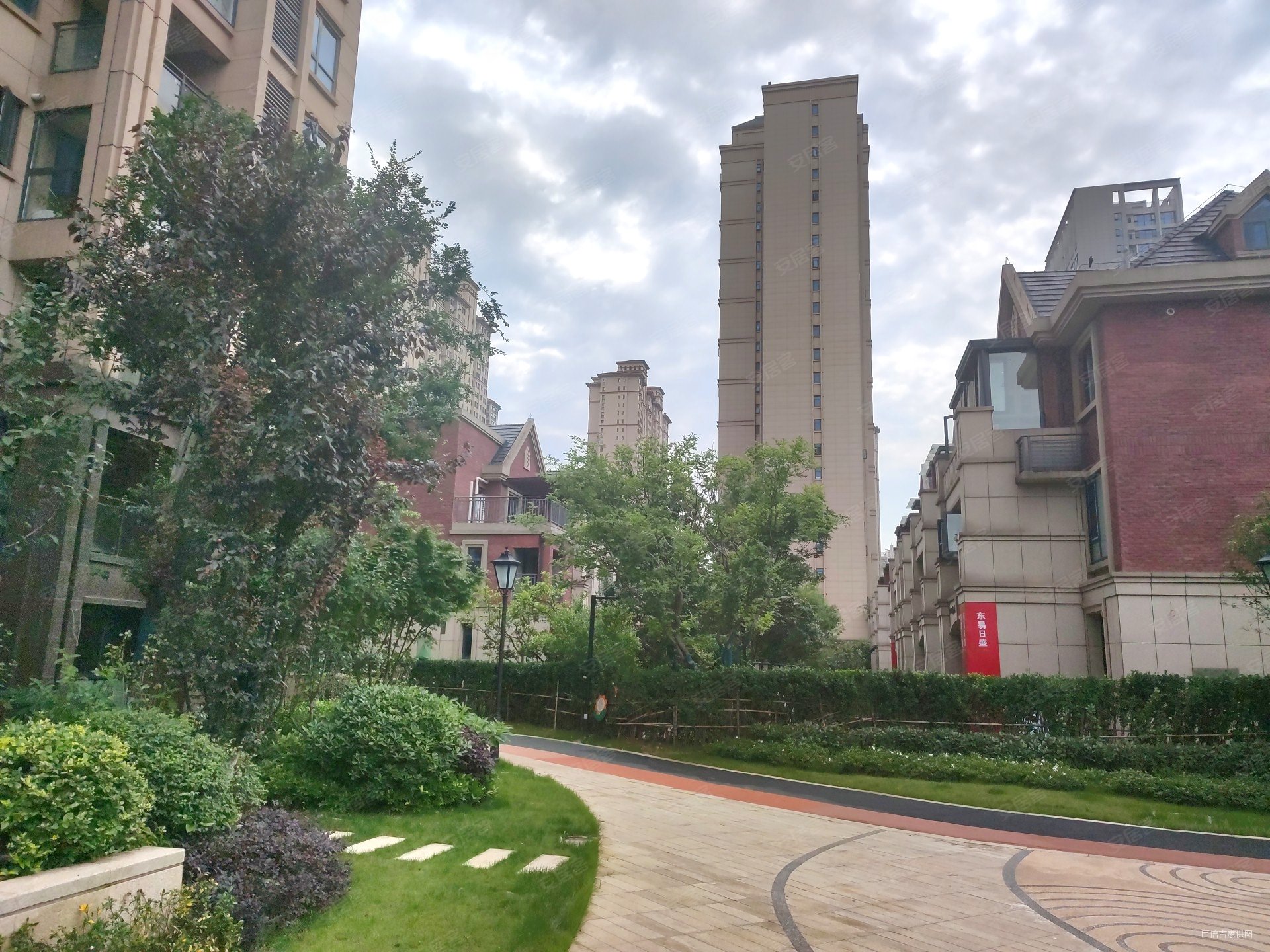 武汉房产网>武汉二手房>洪山二手房>关山二手房>泷悦华府>