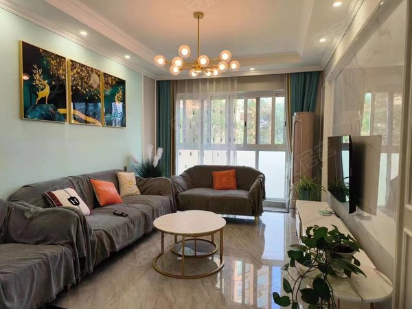 德阳广汉市西城广场东泰翡翠郡出租套二电梯精装!