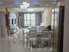 喀什喀什市喀什城区鸿瑞花苑，高层三室两厅一卫。精装修。客厅带空调。拎包入住。出租房源真实图片